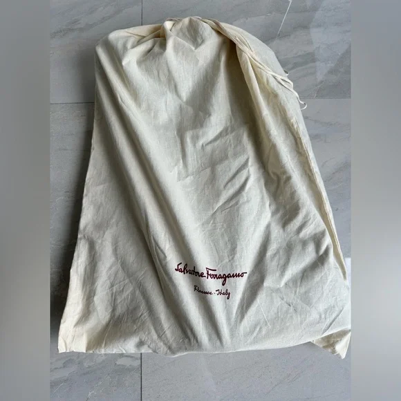 Women Salvatore Ferragamo rainy boots black size 10 preowned. - Picture 12 of 12